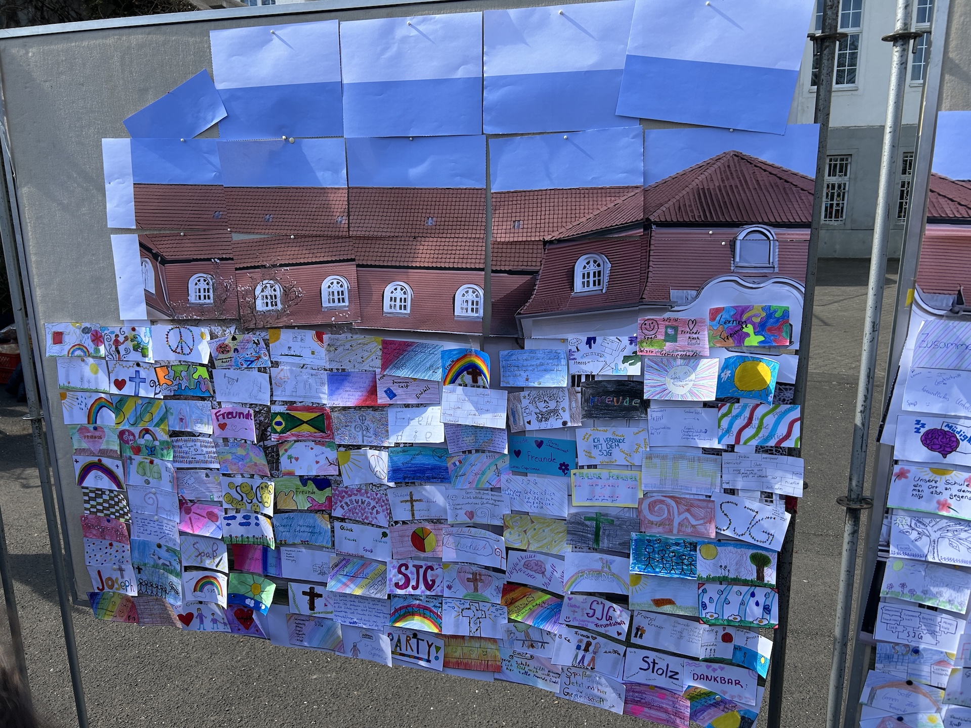 'Steine des Mit-Gefühls' am SJG