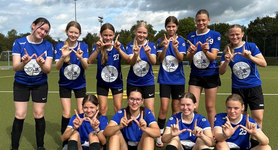Mannschaftsfoto der Fußballerinnen WK II