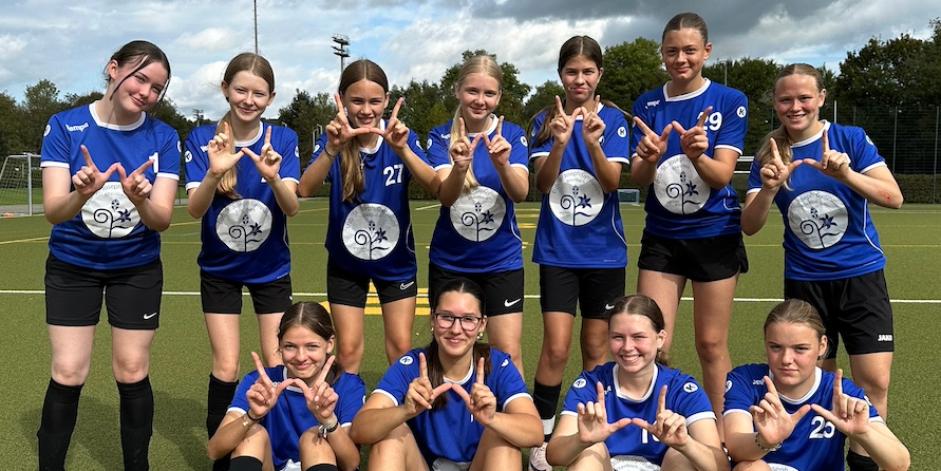 Mannschaftsfoto der Fußballerinnen WK II