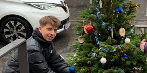 Schmückaktion in der Hauptstraße