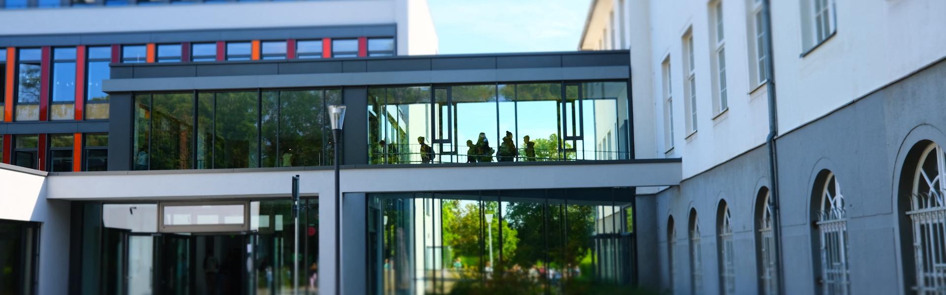 Verbindungsbau zwischen Alt- und Neubau